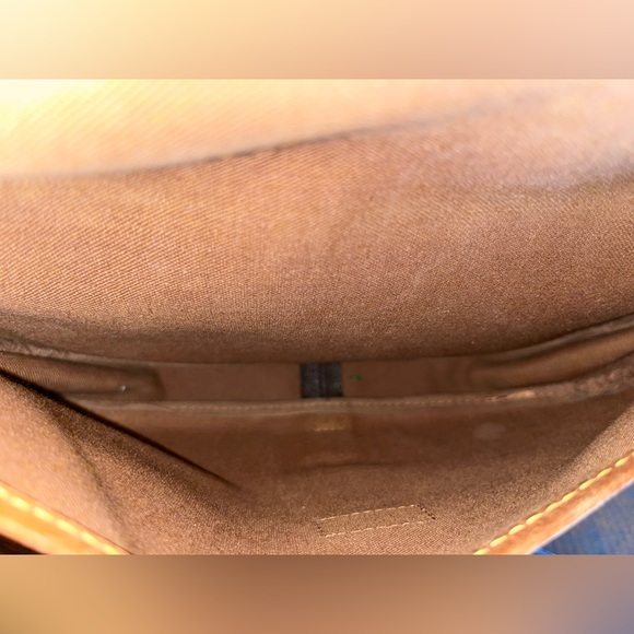 Louis Vuitton Saumur 30 in Monogram - Picture 6 of 15